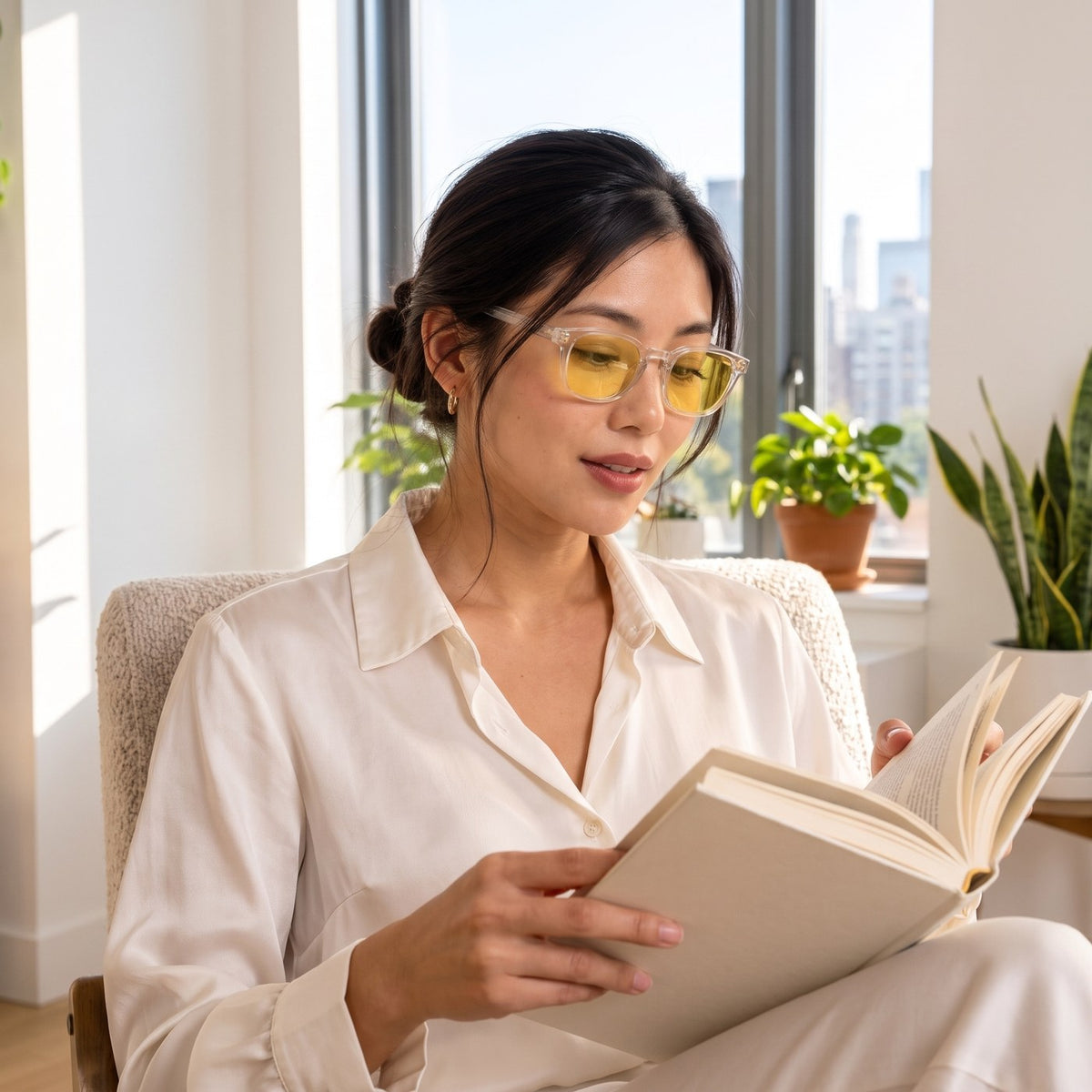 Hellas Polar Gold with Sol day lenses, worn at home